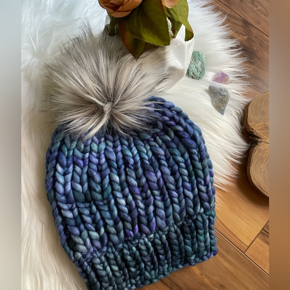 Cozy HandKnit Pom-Pom Beanie womeńs 100% Malabrigo Wool super soft